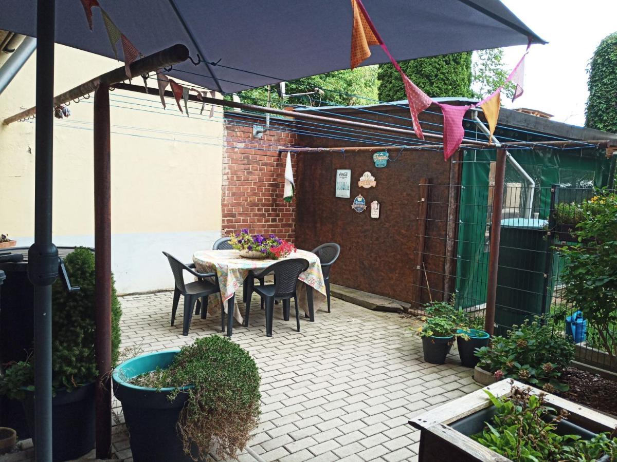 Zur Friedrichsruh Bed & Breakfast Oelsnitz  Exterior photo